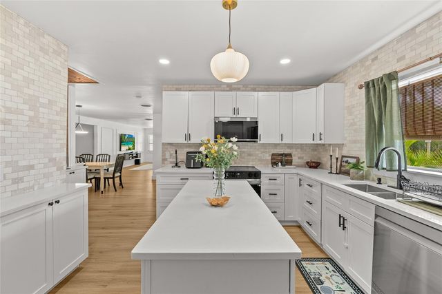 2004 VIRGINIA DRIVE, Bradenton, FL 34205