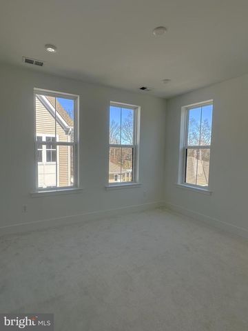 18208 DONATELLO DR, Princeton, NJ 08540