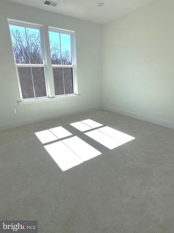 18208 DONATELLO DR, Princeton, NJ 08540