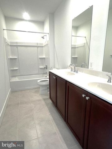 18208 DONATELLO DR, Princeton, NJ 08540