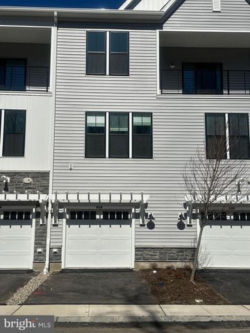 18208 DONATELLO DR, Princeton, NJ 08540