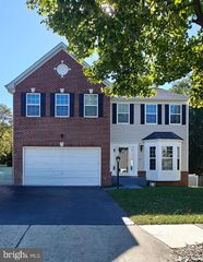 1032 BAKERSFIELD LN, Fredericksburg, VA 22401