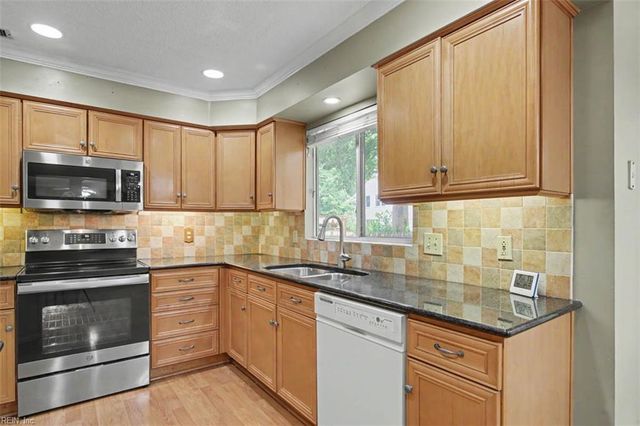 1028 Brandon QUAY, Chesapeake, VA 23320