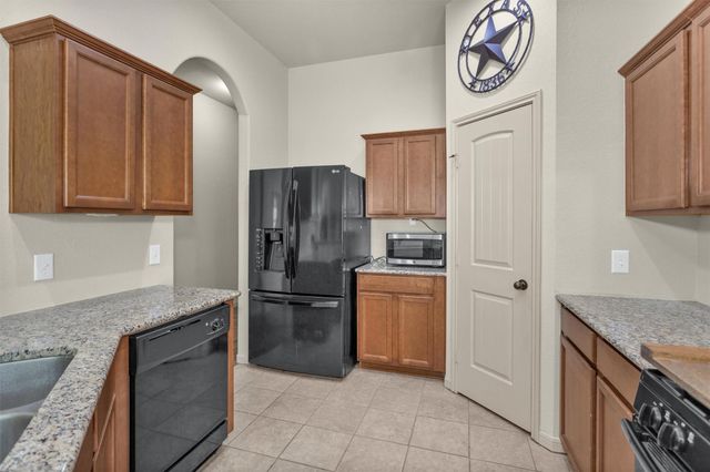 9934 Sterling Place Drive, Conroe, TX 77303