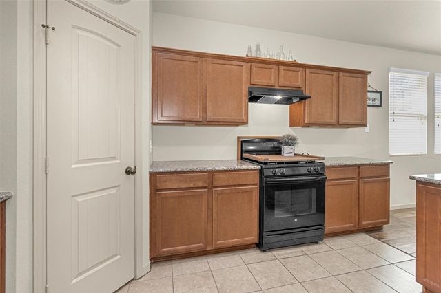 9934 Sterling Place Drive, Conroe, TX 77303