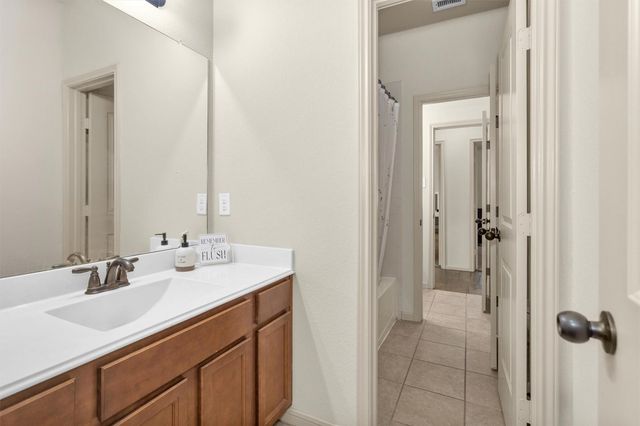 9934 Sterling Place Drive, Conroe, TX 77303