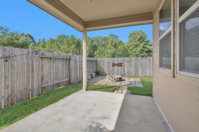 9934 Sterling Place Drive, Conroe, TX 77303