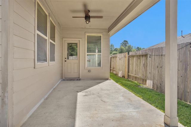 9934 Sterling Place Drive, Conroe, TX 77303