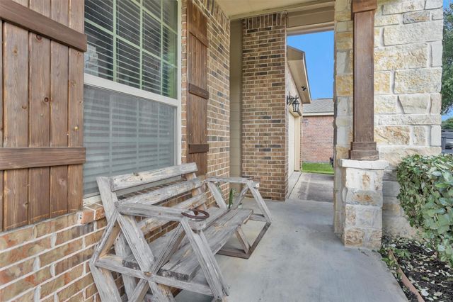 9934 Sterling Place Drive, Conroe, TX 77303