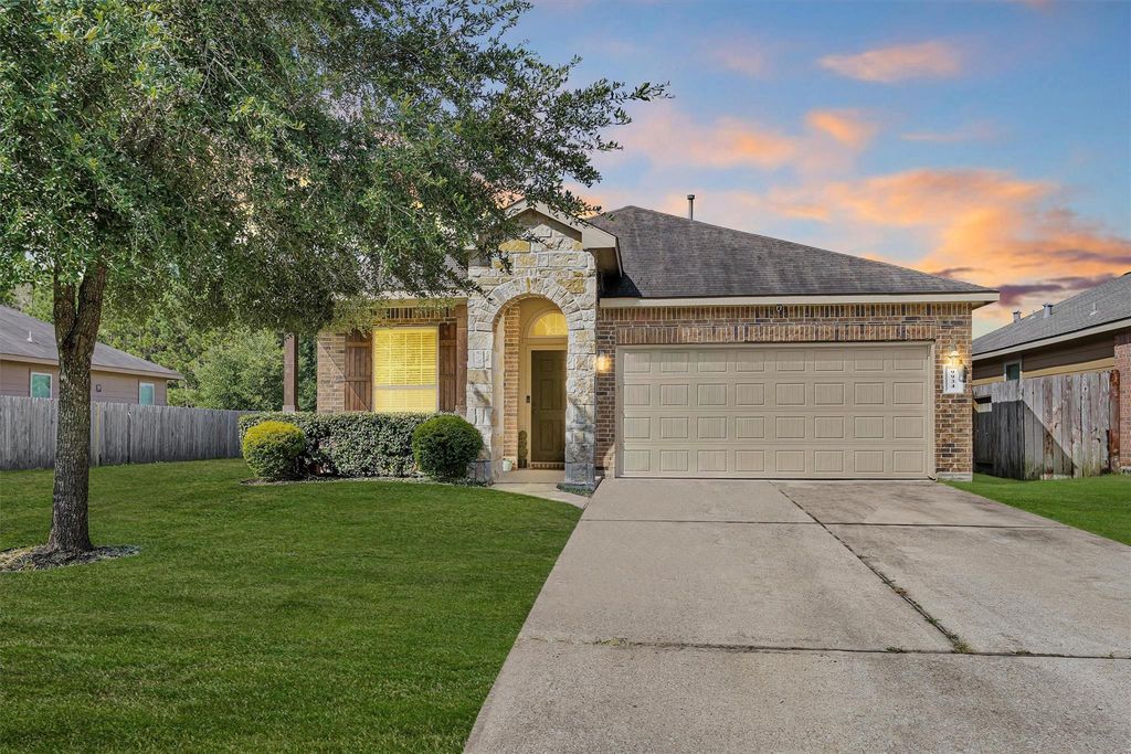 9934 Sterling Place Drive, Conroe, TX 77303