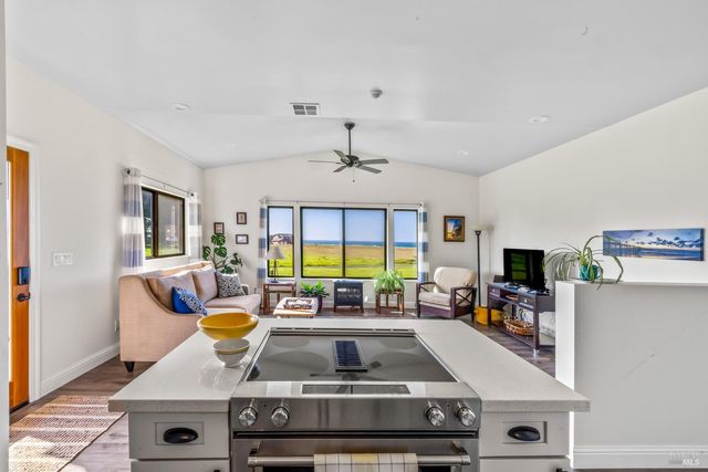 19251 Monterey Ave, Fort Bragg, CA 95437