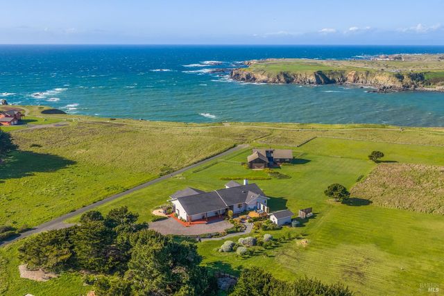 19251 Monterey Ave, Fort Bragg, CA 95437