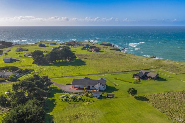 19251 Monterey Ave, Fort Bragg, CA 95437