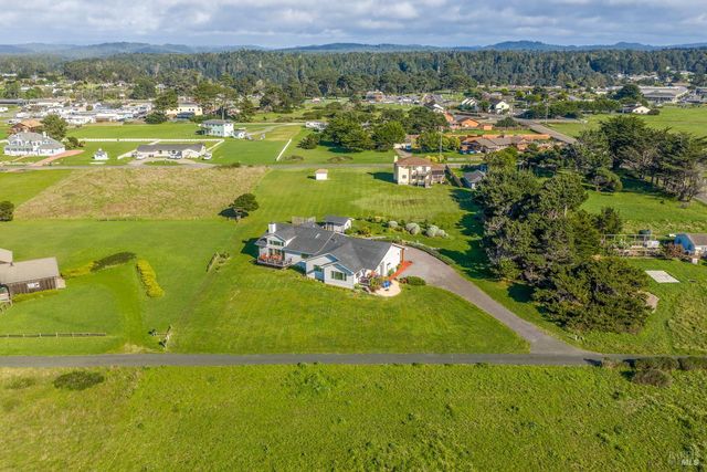 19251 Monterey Ave, Fort Bragg, CA 95437