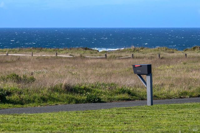 19251 Monterey Ave, Fort Bragg, CA 95437