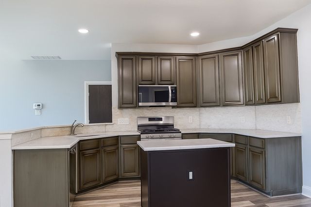 9122 Woodlake Drive, Rowlett, TX 75088