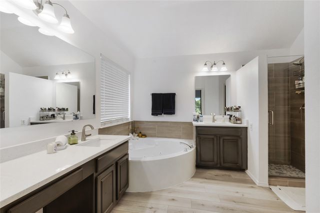 9122 Woodlake Drive, Rowlett, TX 75088