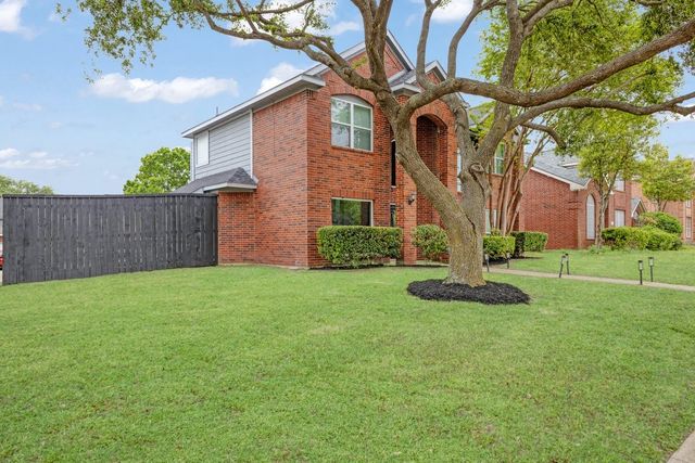9122 Woodlake Drive, Rowlett, TX 75088
