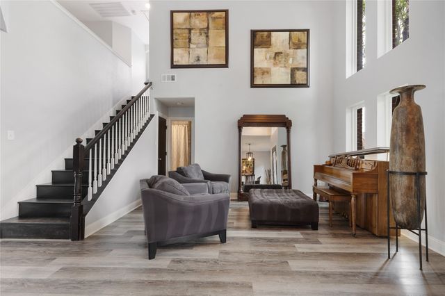 9122 Woodlake Drive, Rowlett, TX 75088