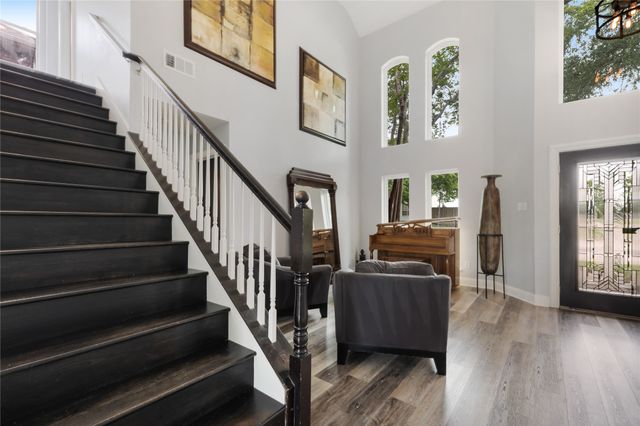 9122 Woodlake Drive, Rowlett, TX 75088