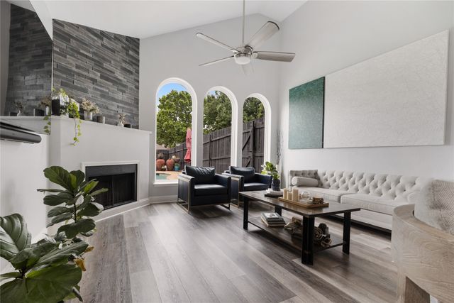 9122 Woodlake Drive, Rowlett, TX 75088
