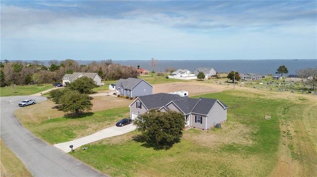 102 Gull Rock VW, Coinjock, NC 27923