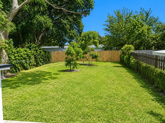 1114 NW 59th St, Miami, FL 33127
