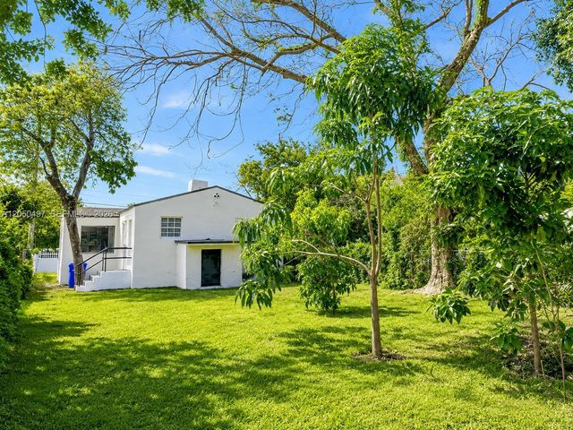 1114 NW 59th St, Miami, FL 33127