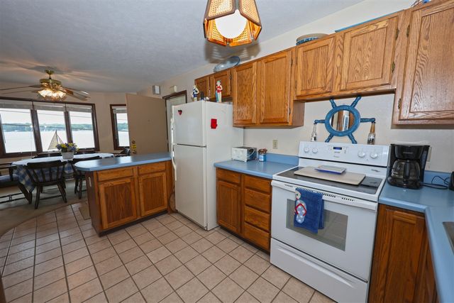 54891 Indian Lake Road, Dowagiac, MI 49047