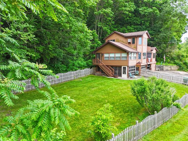 54891 Indian Lake Road, Dowagiac, MI 49047