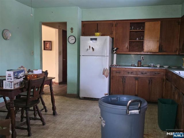 21 Sampson Street, Saddle Brook, NJ 07663