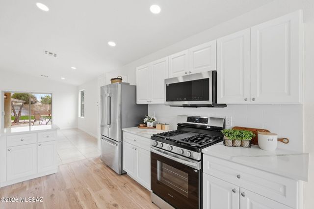 9035 N Mexican Sage Place, Tucson, AZ 85742