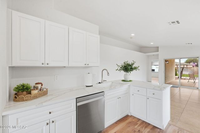 9035 N Mexican Sage Place, Tucson, AZ 85742