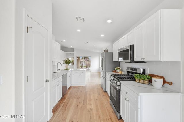 9035 N Mexican Sage Place, Tucson, AZ 85742