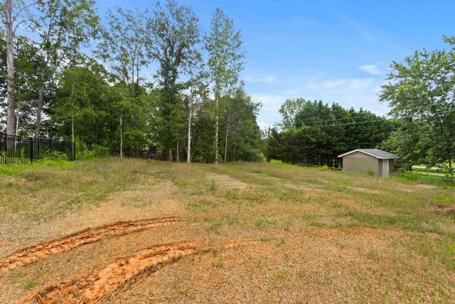 25 Greenbriar Lane, Woodruff, SC 29388