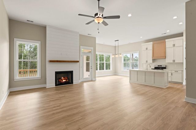 25 Greenbriar Lane, Woodruff, SC 29388