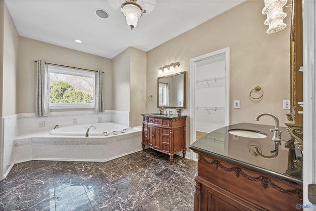 204 Timber Oak Road, Huntsville, AL 35806