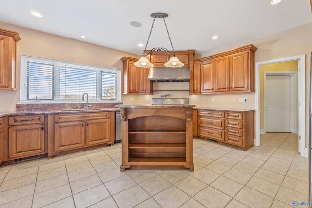 204 Timber Oak Road, Huntsville, AL 35806