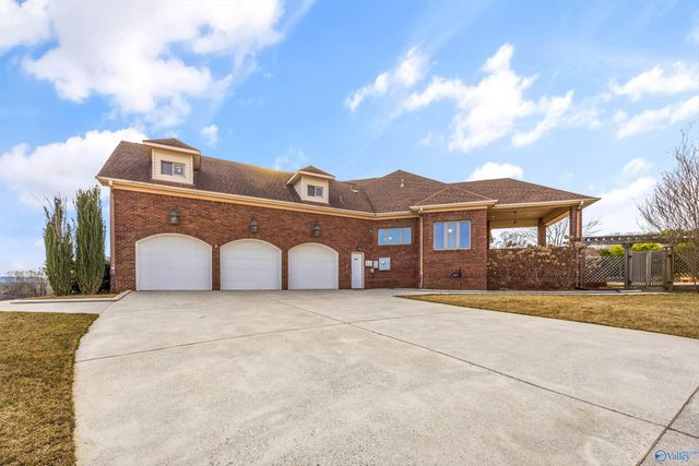 204 Timber Oak Road, Huntsville, AL 35806