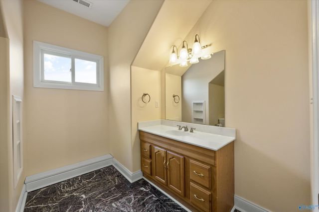 204 Timber Oak Road, Huntsville, AL 35806