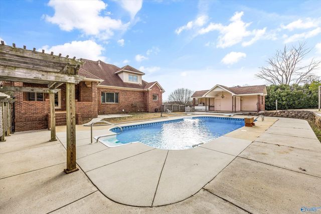 204 Timber Oak Road, Huntsville, AL 35806