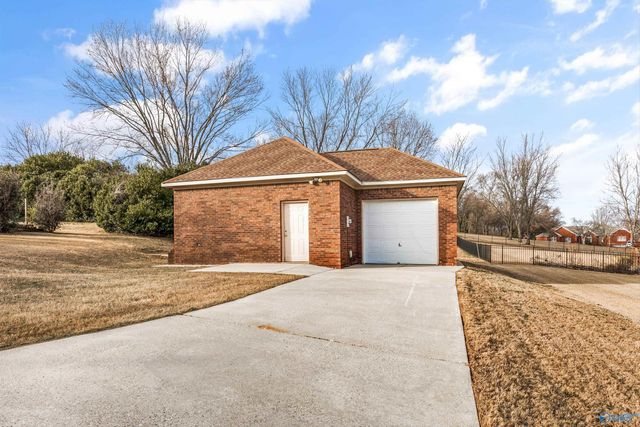 204 Timber Oak Road, Huntsville, AL 35806