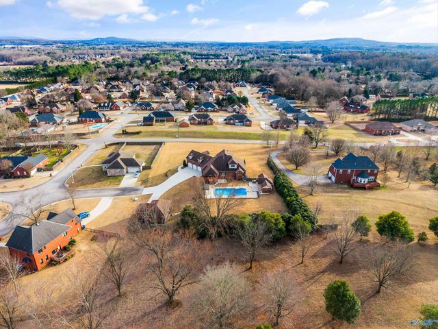 204 Timber Oak Road, Huntsville, AL 35806