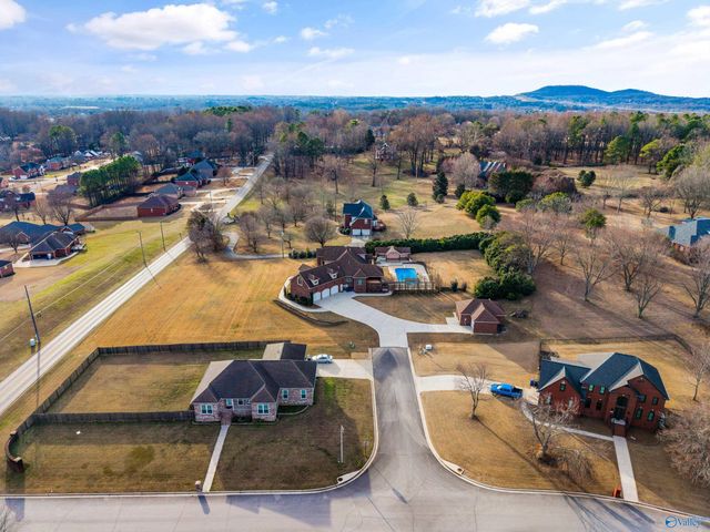 204 Timber Oak Road, Huntsville, AL 35806