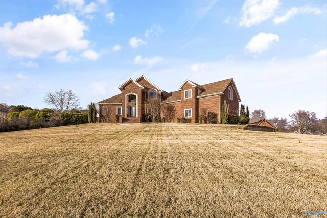 204 Timber Oak Road, Huntsville, AL 35806