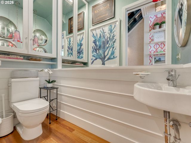2018 Nw 16TH Ave, Portland, OR 97209