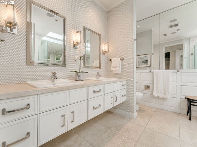 2018 Nw 16TH Ave, Portland, OR 97209