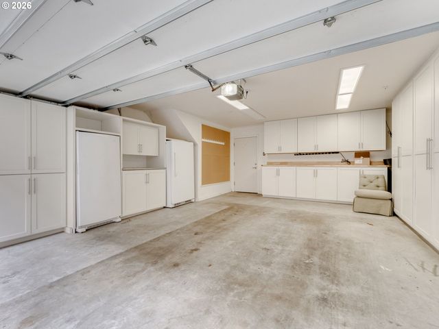 2018 Nw 16TH Ave, Portland, OR 97209