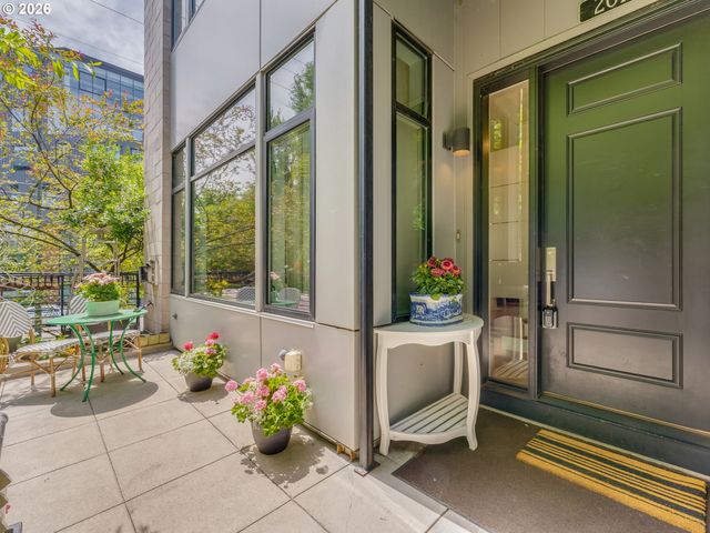 2018 Nw 16TH Ave, Portland, OR 97209