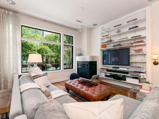 2018 Nw 16TH Ave, Portland, OR 97209
